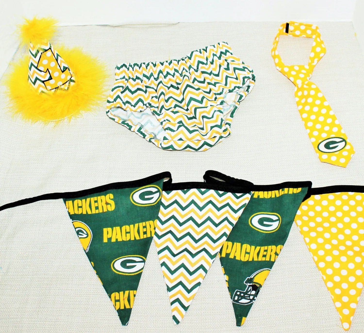 Boy Green Bay Packers cake smash outfit, 1st 2nd 3rd  birthday, Boys cake smash outfit, Football, sports , Party banner, Boy sports birthday