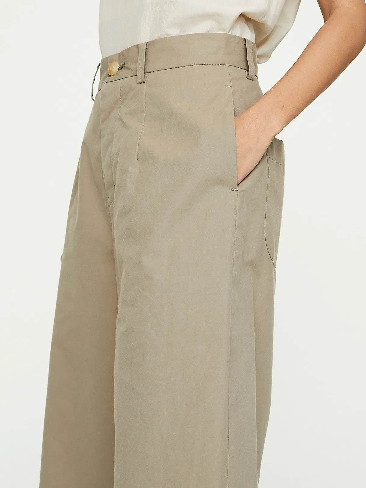 Bulky Chino Pants in Khaki