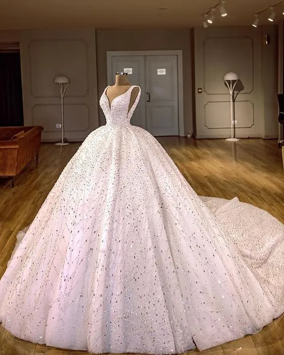 Gorgeous Princess Ball Gown Wedding Dresses Crystal Beading V Neck Bridal Gowns Plus Size Wedding Dress      fg3997