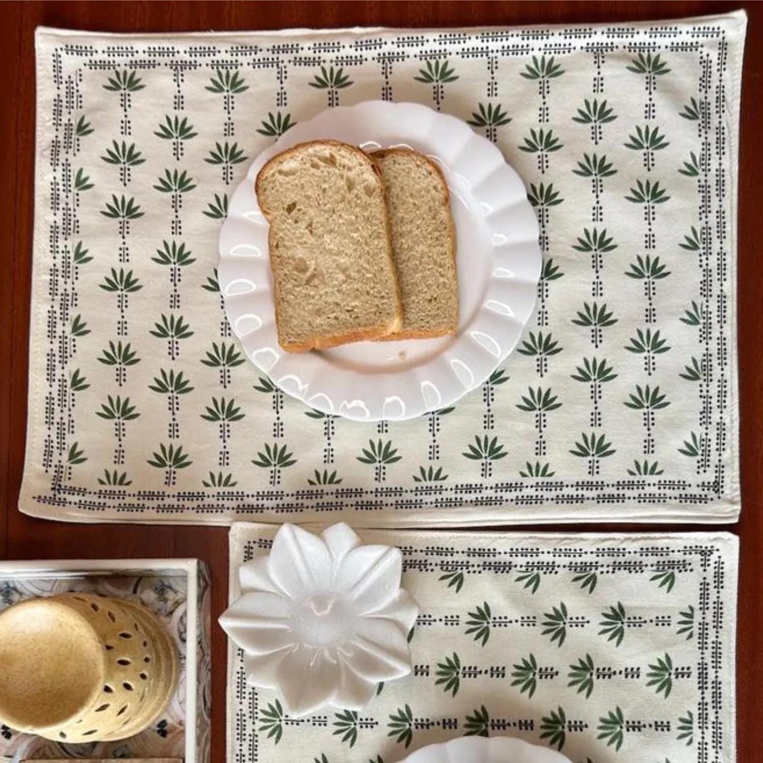 Palm Trees Printed Dining Table Placemats | Fern Green And White | 12"x18"